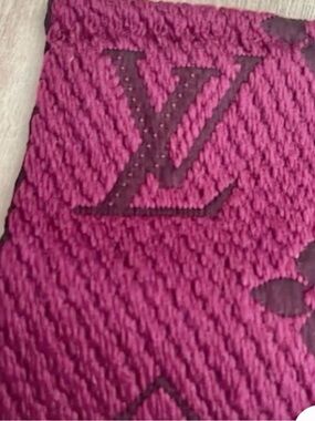 Louis Vuitton cherryMonogram Canvas Detail Authentic LOUIS VUITTON Wool Silk Log